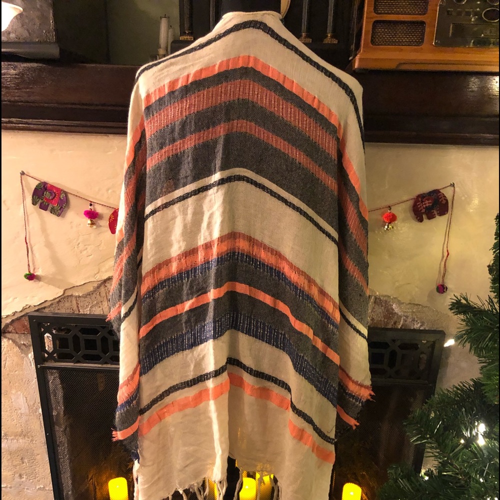 Light Weight Wrap - Picture 4 of 4